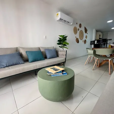 Cozy Duplex At Center