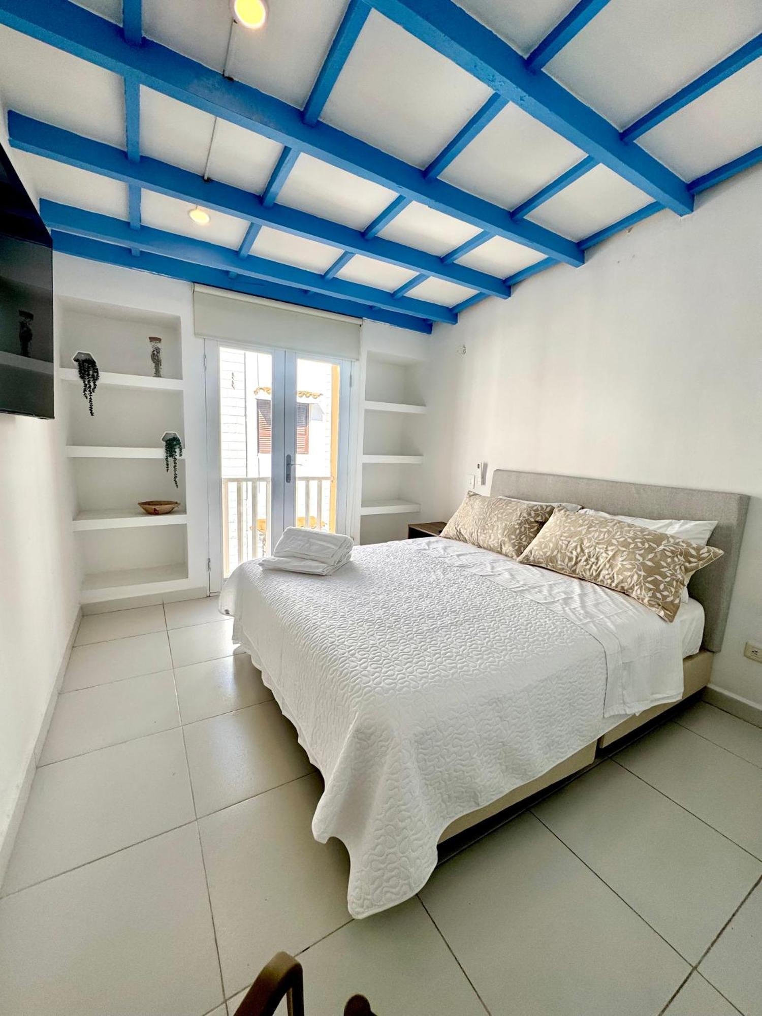 Cozy Duplex At Center