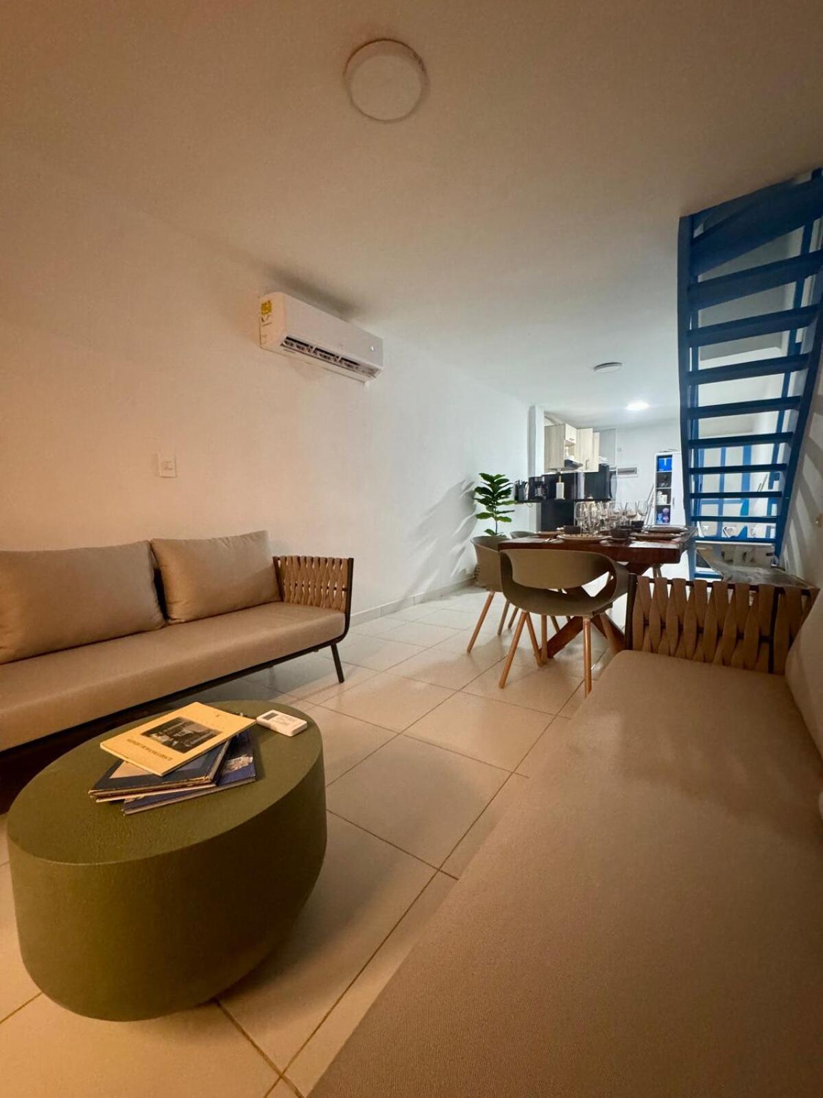 Cozy Duplex At Center Apartment