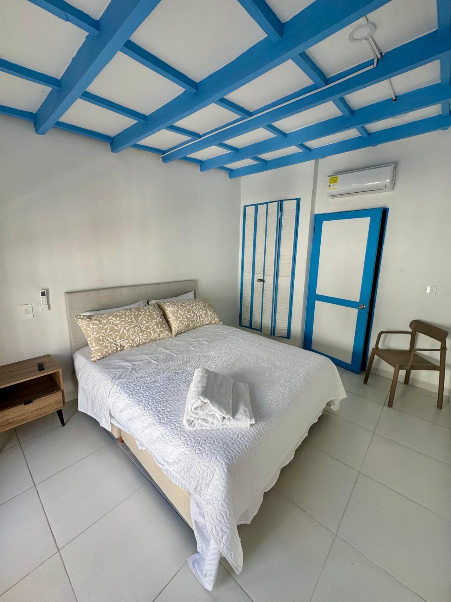 Cozy Duplex At Center Apartment