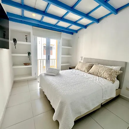 Cozy Duplex At Center