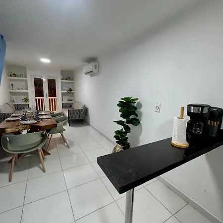 Cozy Duplex At Center *
