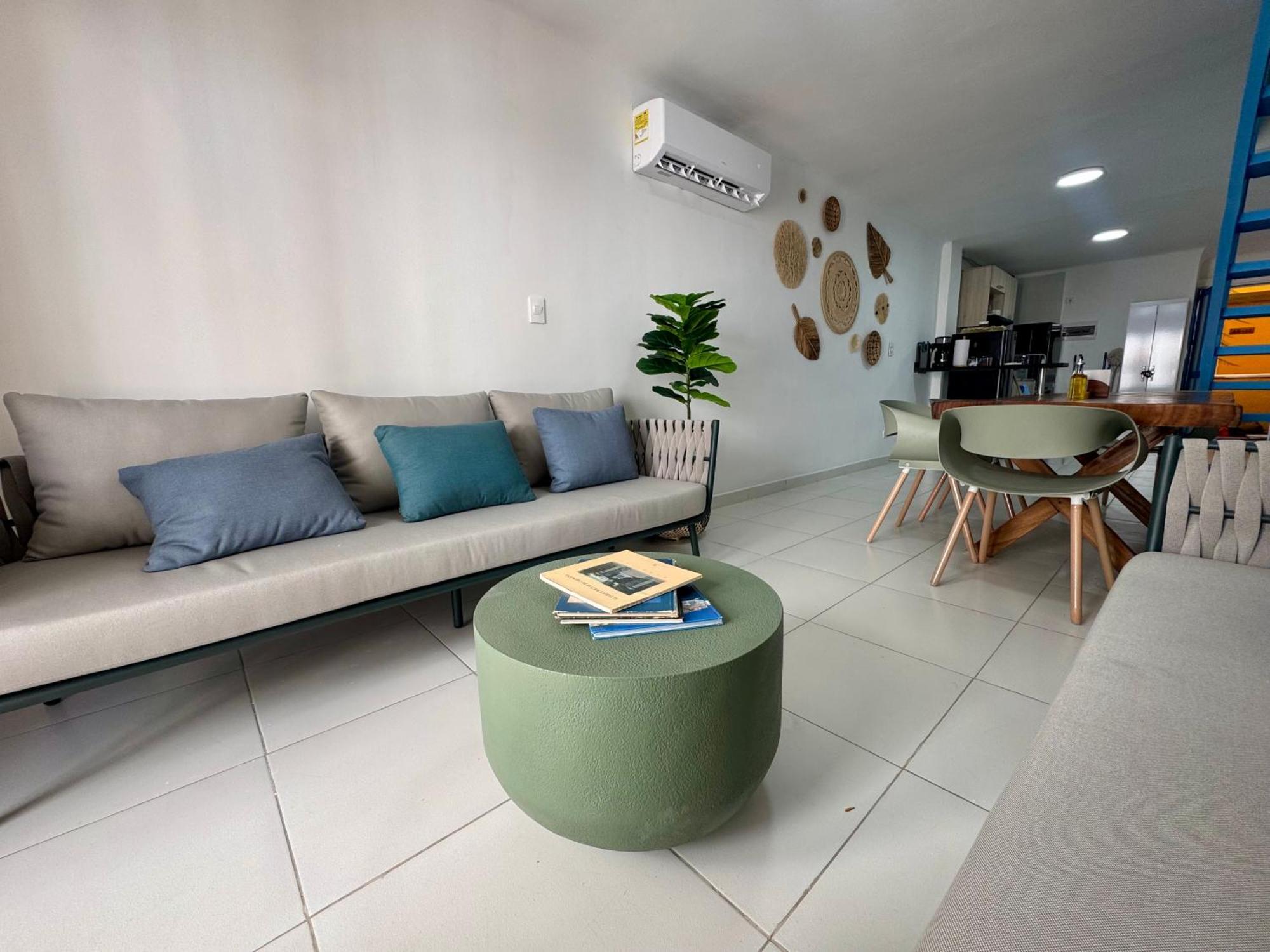Cozy Duplex At Center
