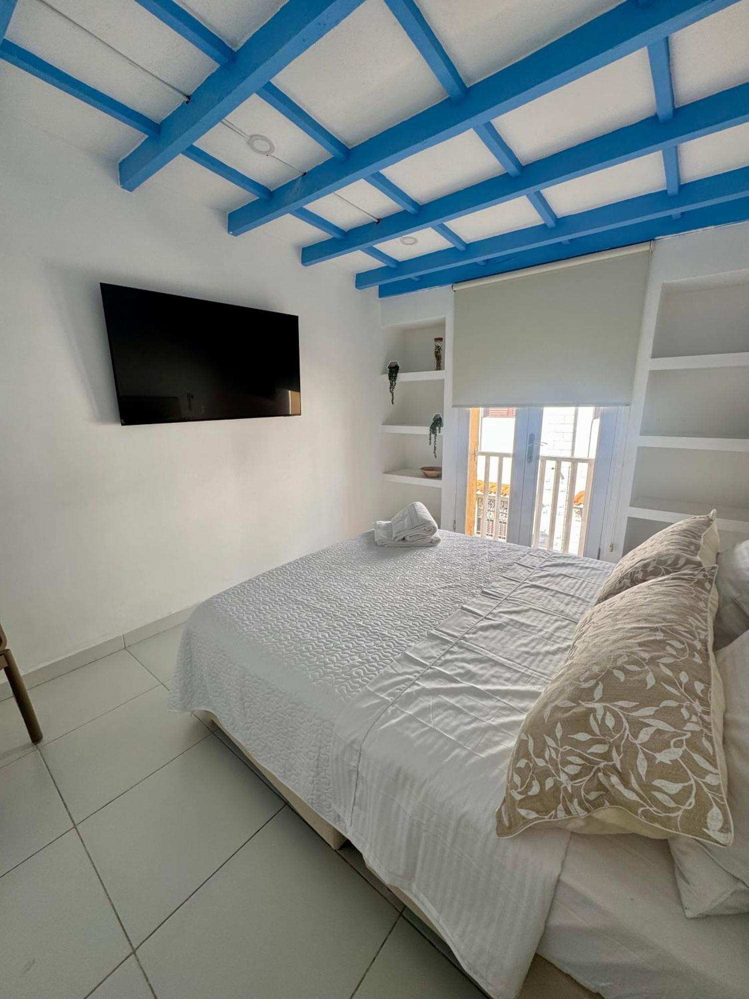 Cozy Duplex At Center Apartment